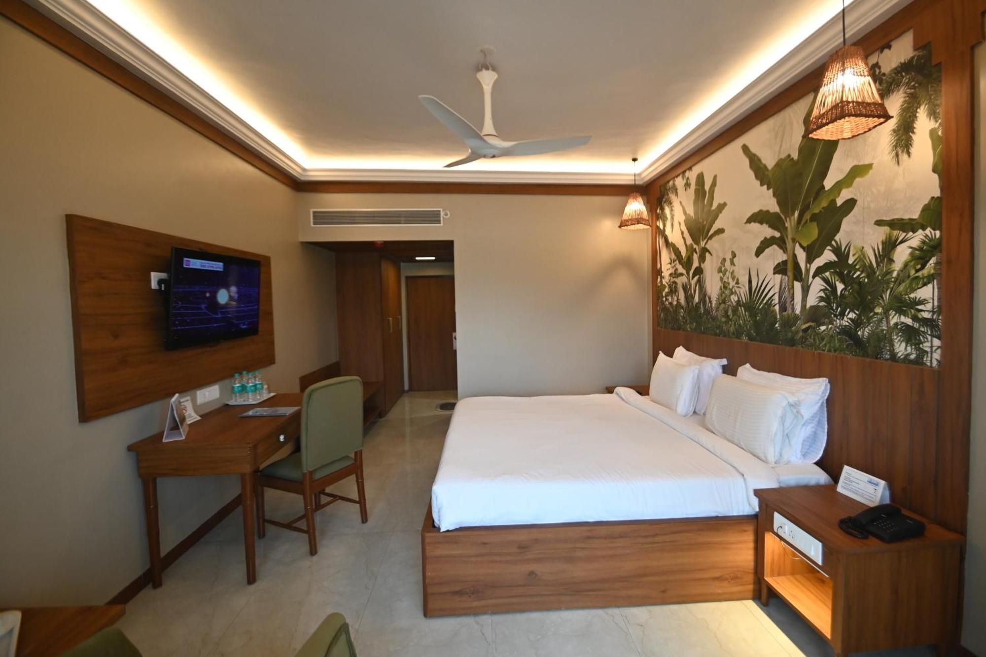 Hotel Rns Residency Sea View Māvalli Esterno foto