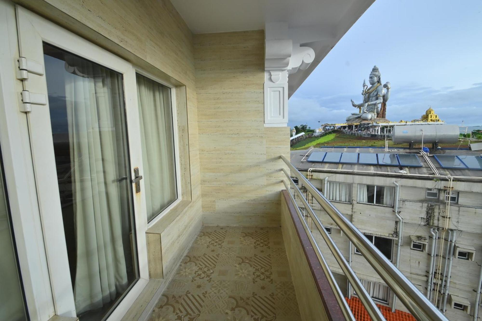 Hotel Rns Residency Sea View Māvalli Esterno foto