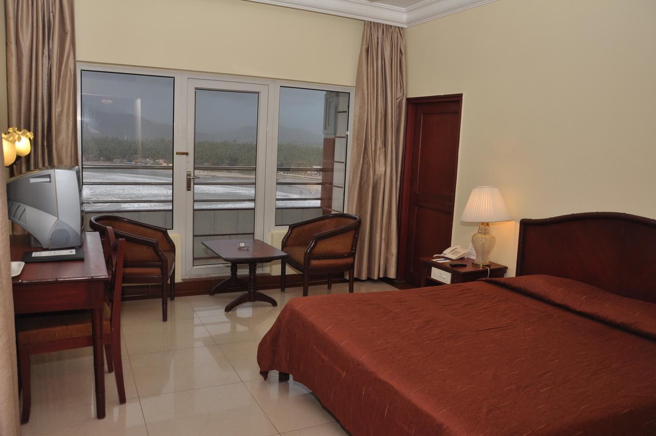 Hotel Rns Residency Sea View Māvalli Esterno foto